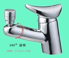 华迪卫浴HD M022净身龙头 创新设计与优质卫浴体验